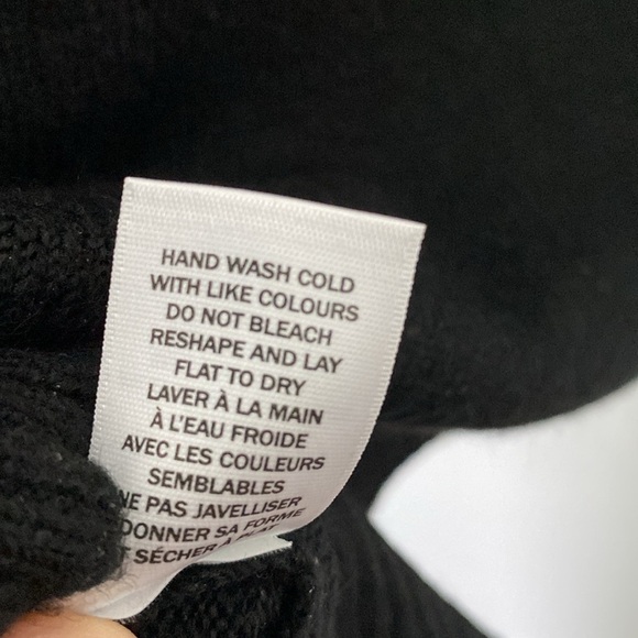 Northern Reflections Black Rose Sweater Size M - Picture 10 of 10